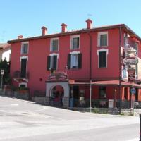 AZZANO HOLIDAYS B&B